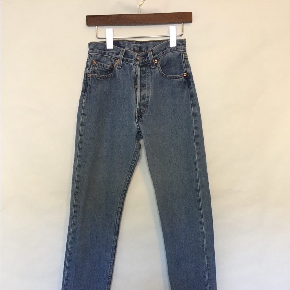 Vintage Levi 501 mom jeans